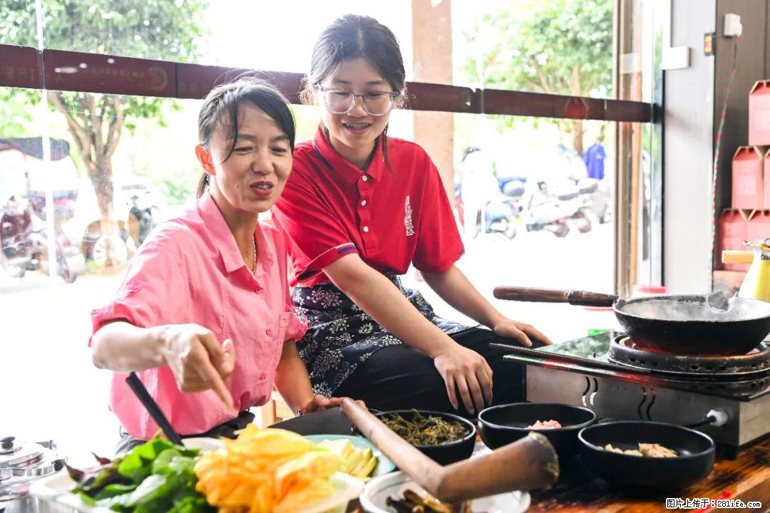 全网追的“扁担女孩”，找了一份暑假工，时薪12元 - 延边生活资讯 - 延边28生活网 yanbian.28life.net